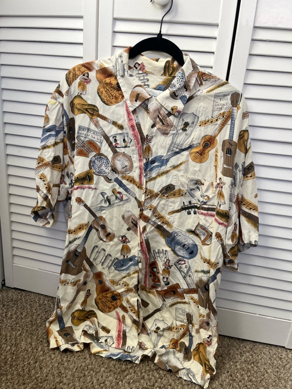 VINTAGE Men's Tori Richard Cream Guitar-Print Hawaiian Shirt